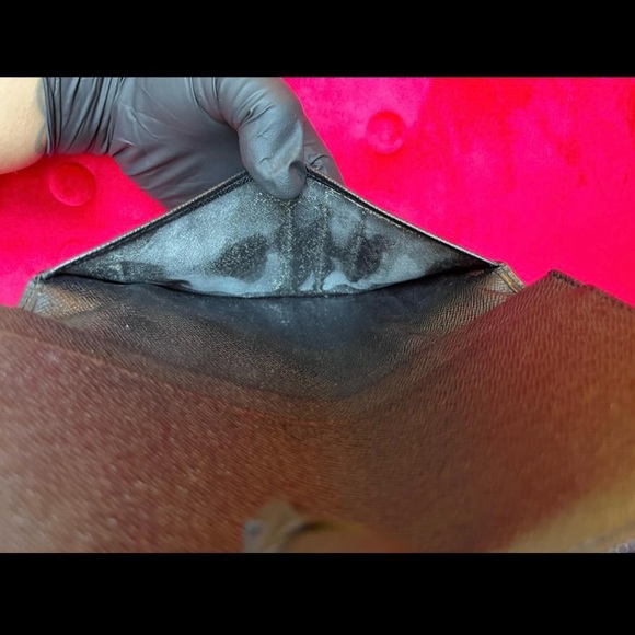 *AUTHENTIC* Louis Vuitton Brazza Black Epi Leather Wallet - Picture 5 of 6